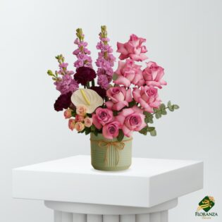 Elegant green Floral arrangements with rose